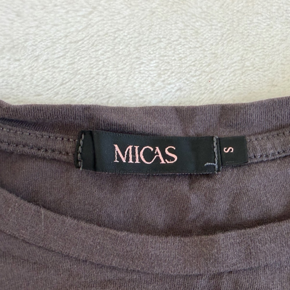 Micas Size Small “Good Times” Gray, Cropped Graphic T-shirt.  Fixed knot front - Picture 2 of 8